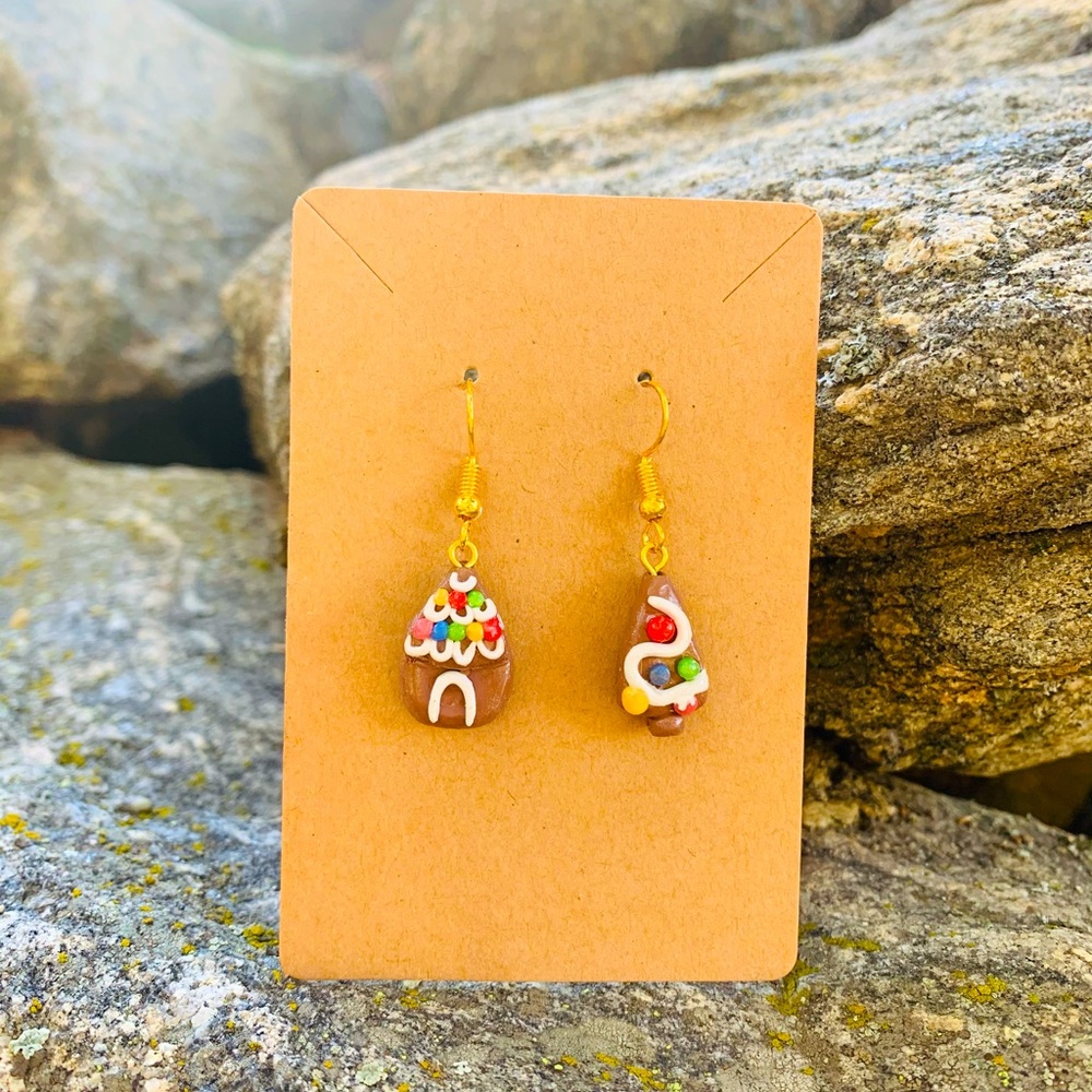 Gingerbread House Earrings🏠